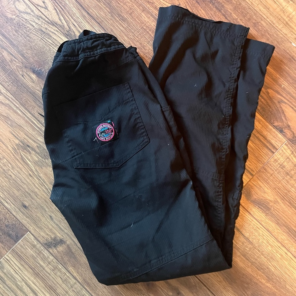 Koi lite scrubs